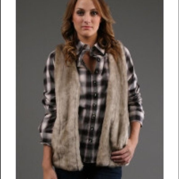 Jenny Han Faux Fur Vest - Small - Picture 2 of 5